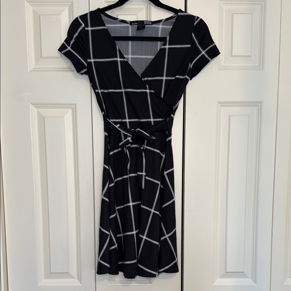 EUC rebel sugar wrap dress